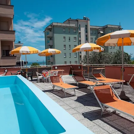 Hotel Joli 3*